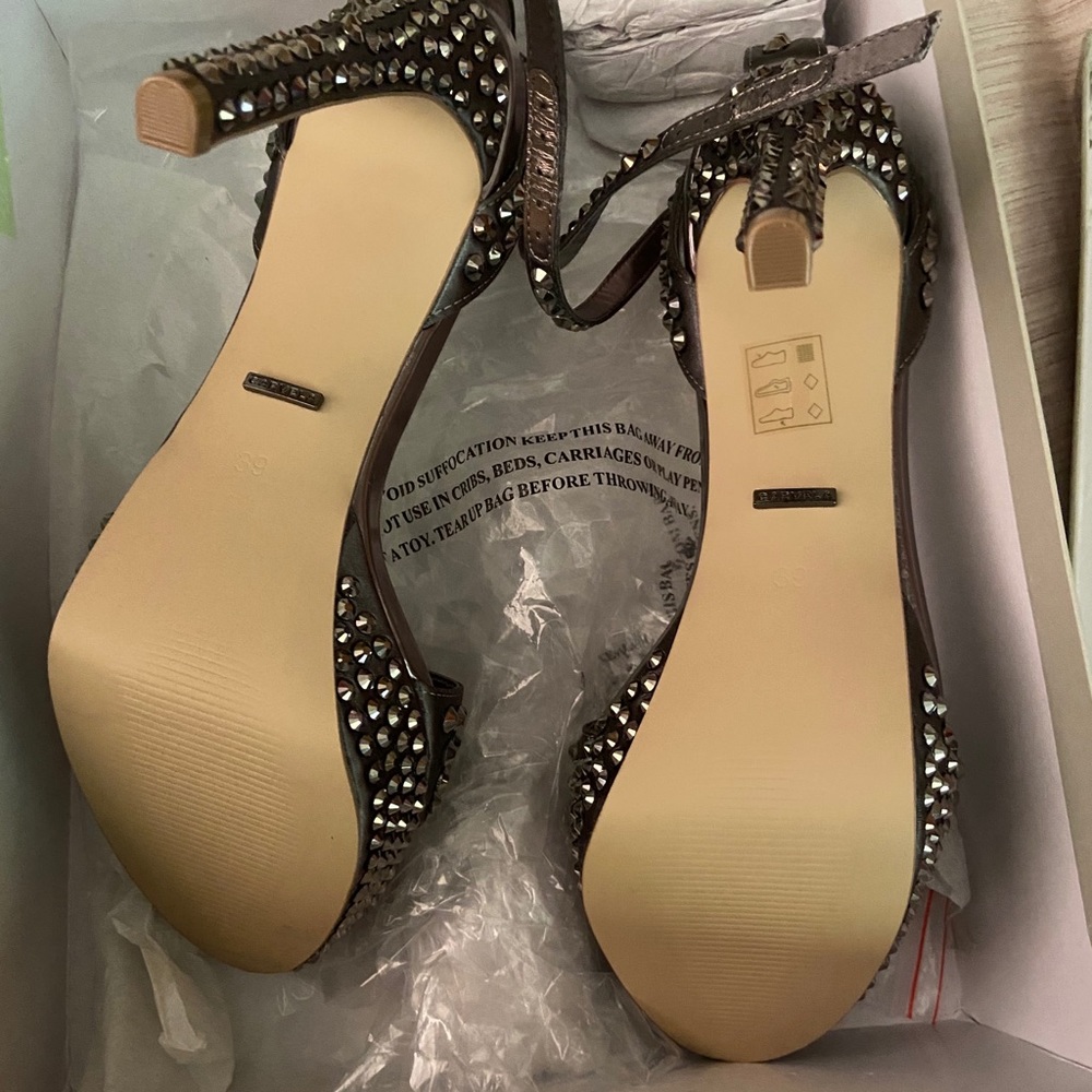 Carvela Genna Silver Studded Platform Heels - Picture 5 of 7